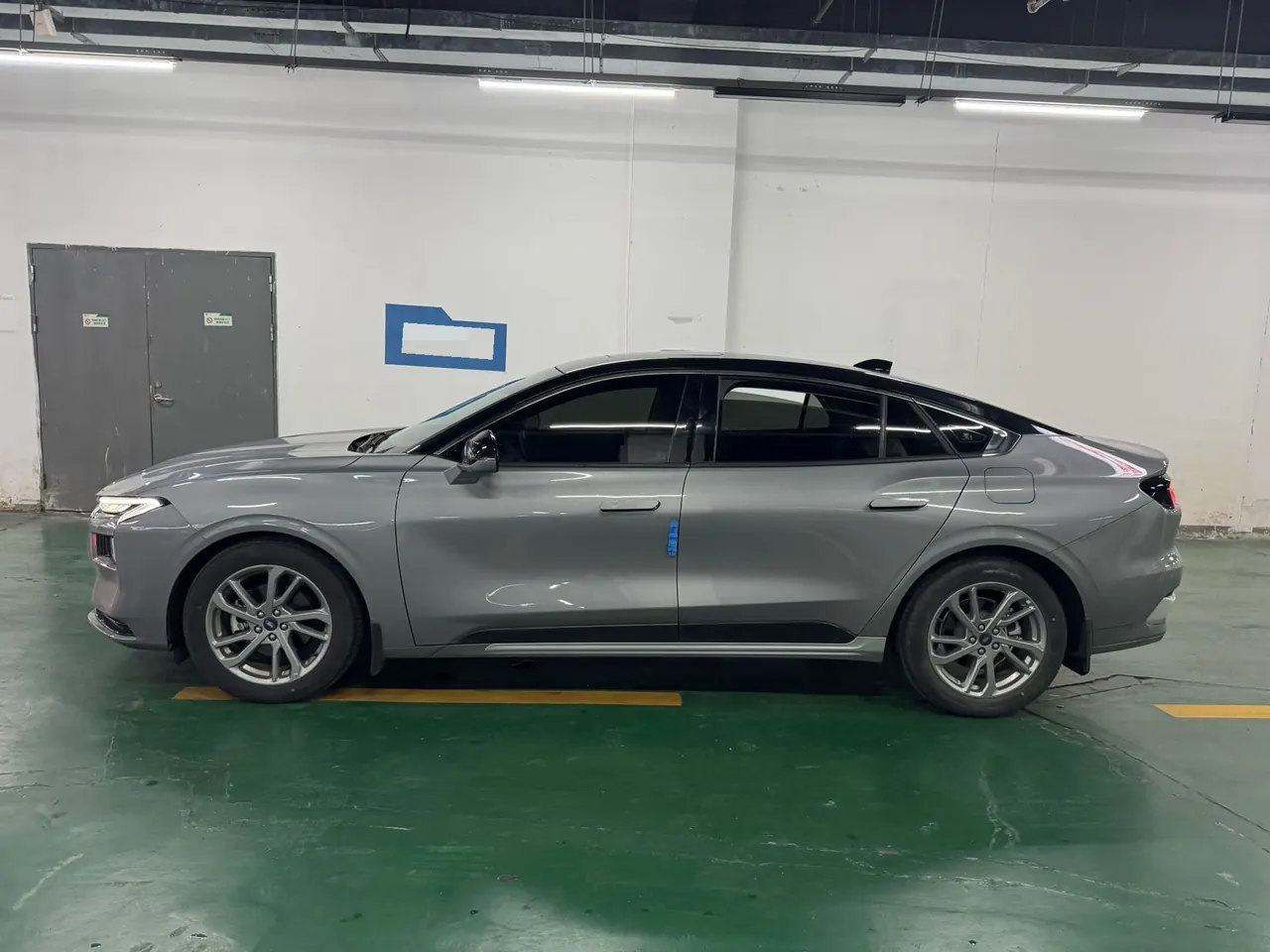 Ford 2023 Mondeo 2.0T EcoBoost 245 luxury automatic gear 2