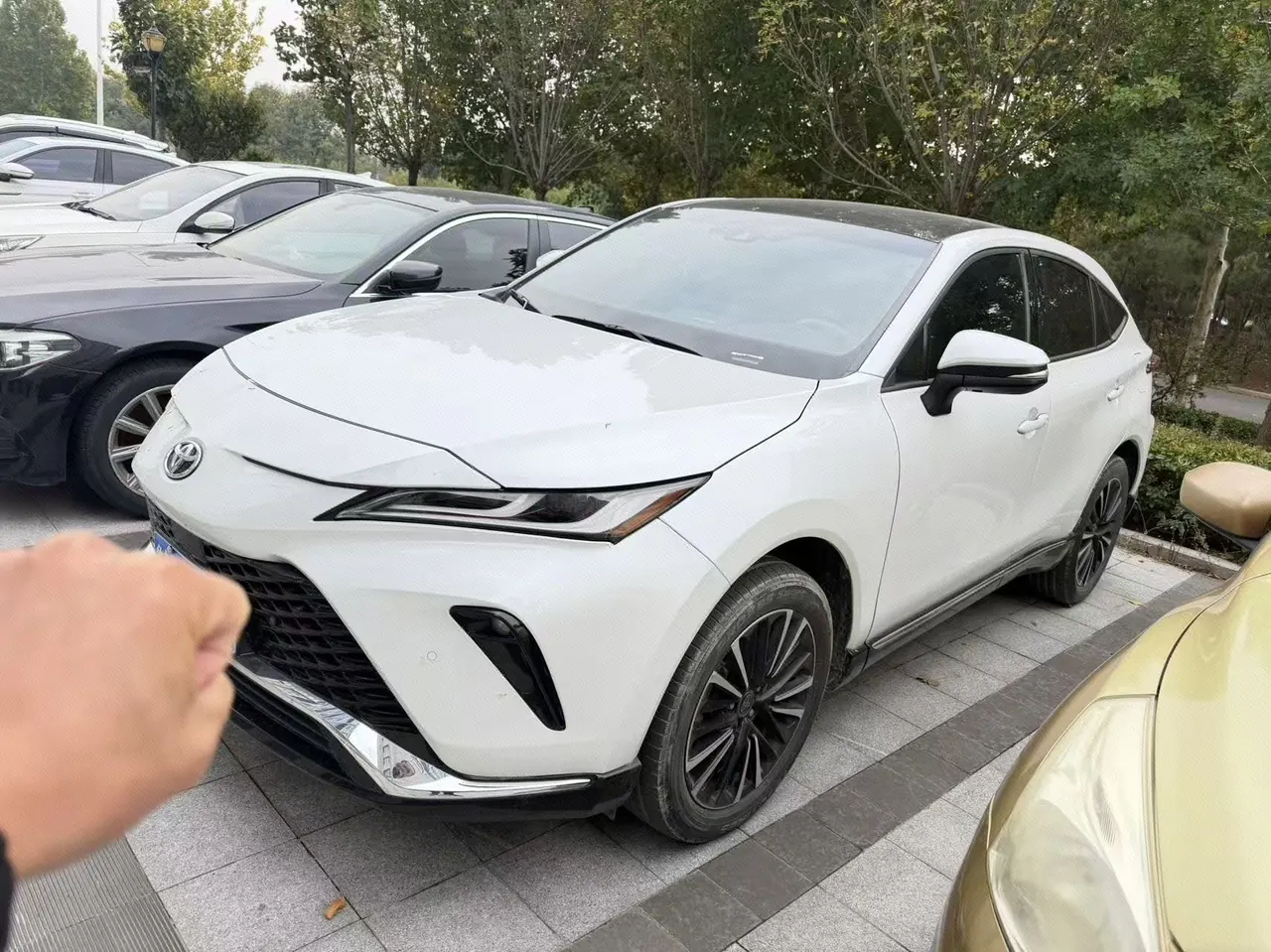 Toyota 2022 Weisa 2.0 Stepless Two-Drive Premium Edition Automatic Gear - View 1