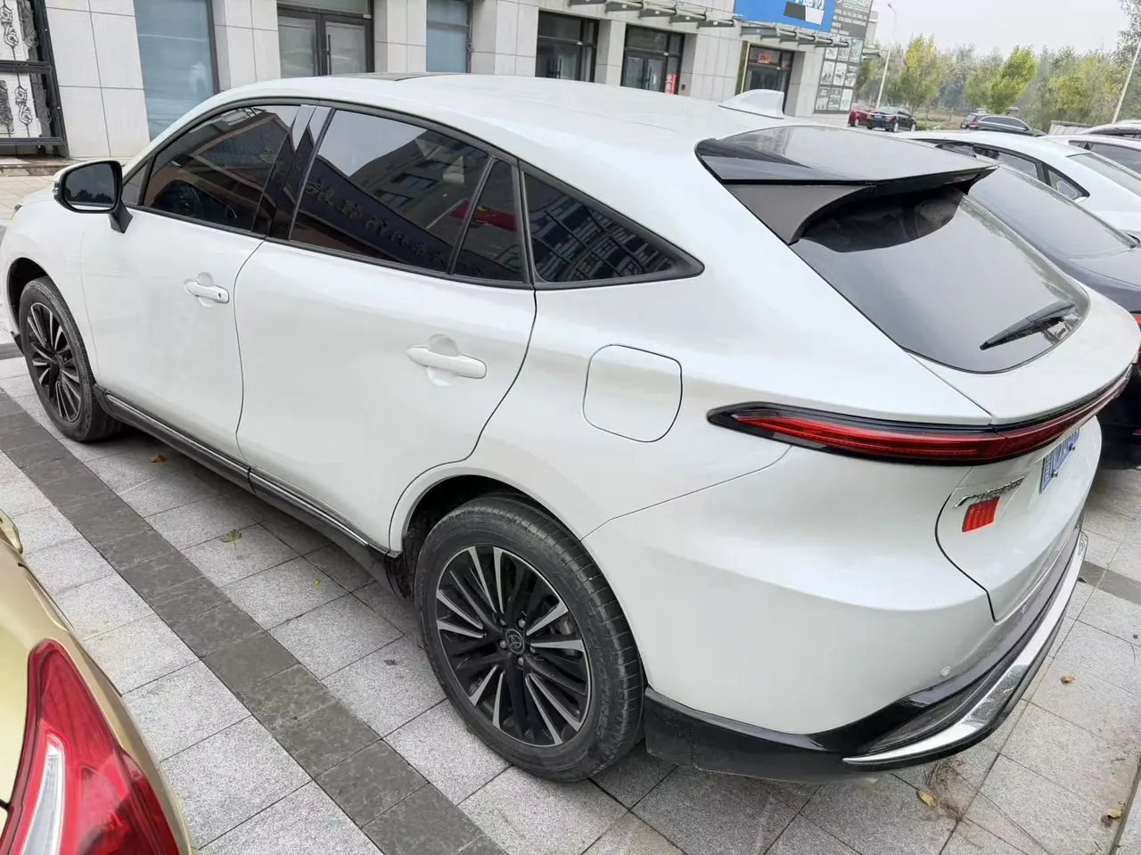 Toyota 2022 Weisa 2.0 Stepless Two-Drive Premium Edition Automatic Gear 5