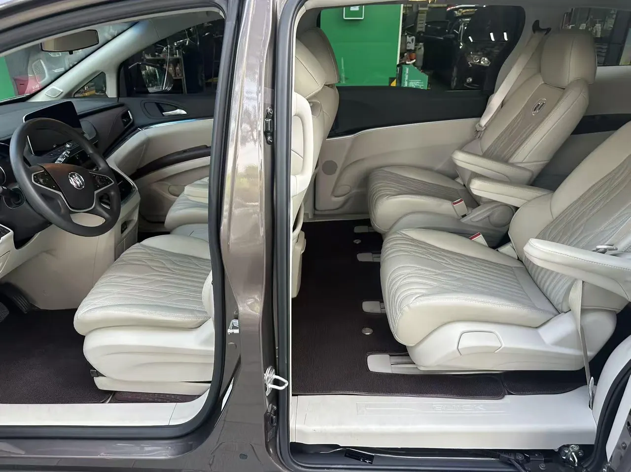 Buick 2023 GL8 Land Business Class 48V 2.0T 652T Smart Automatic Gear 5