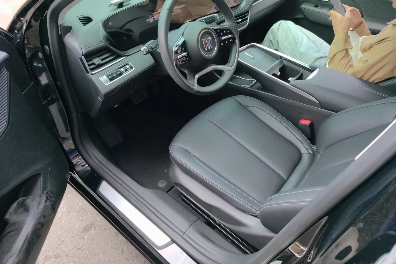 Buick 2025 LaCrosse 2.0T 28T Platinum Edition, automatic transmission 7