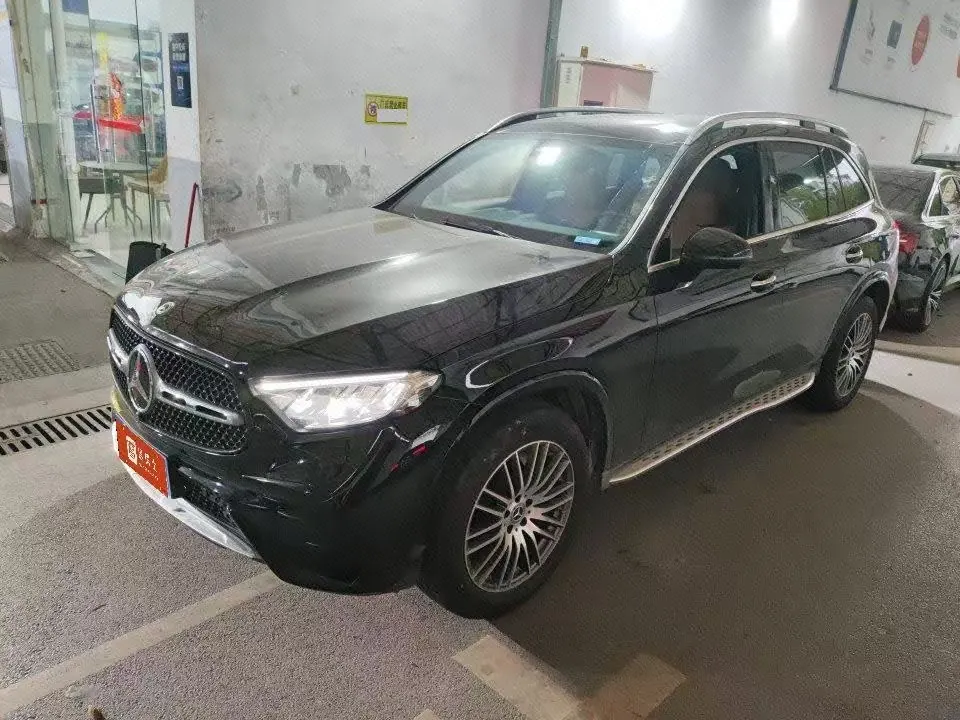 Открыть галерею: Mercedes Benz 2025 GLC 300 L 4MATIC 48V 2.0T dynamic 5-seat automatic gear