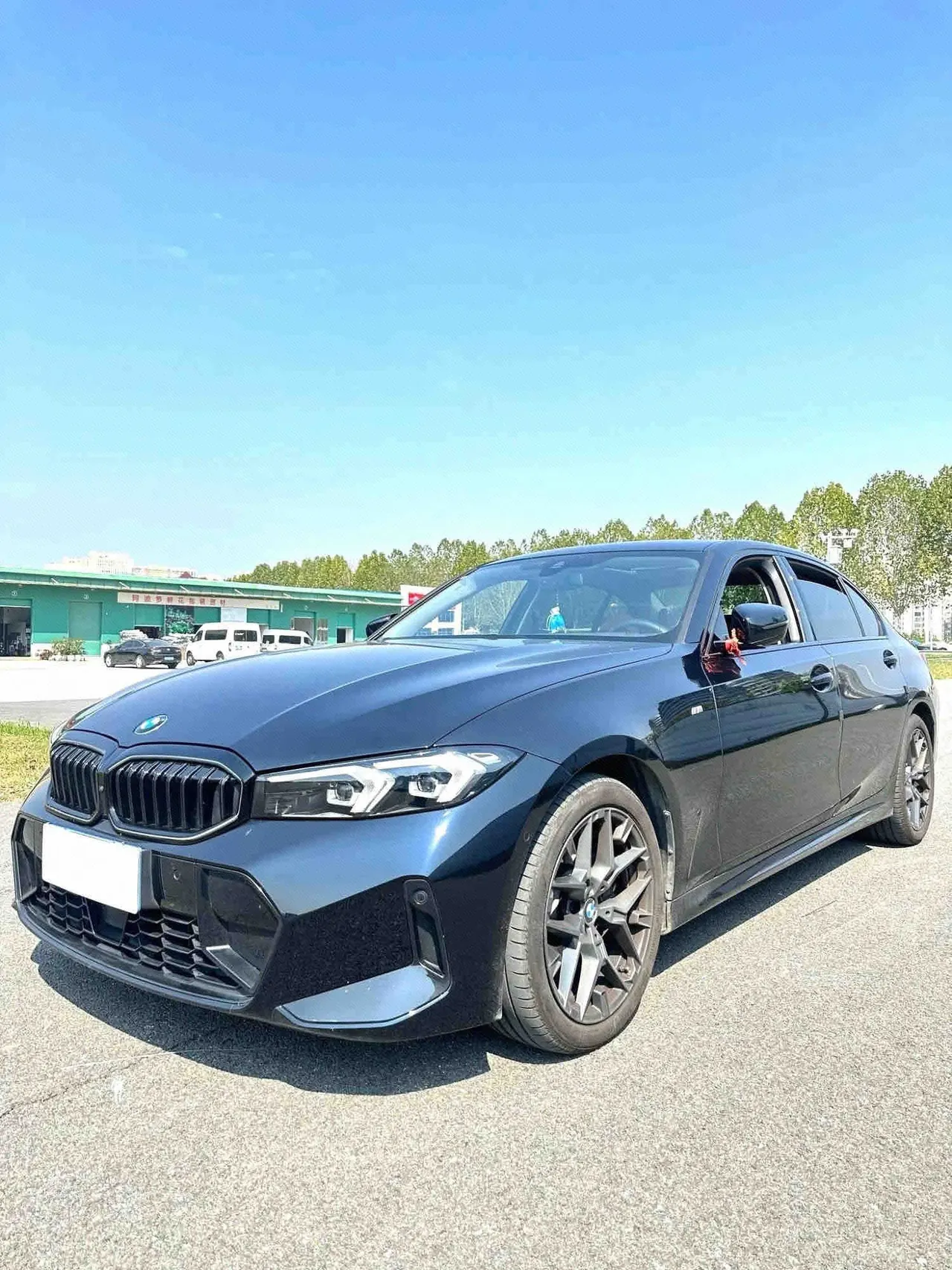 BMW 3 Series 2025 330Li 2.0T M Sports Obsidian Night Suit Automatic Gear - View 1