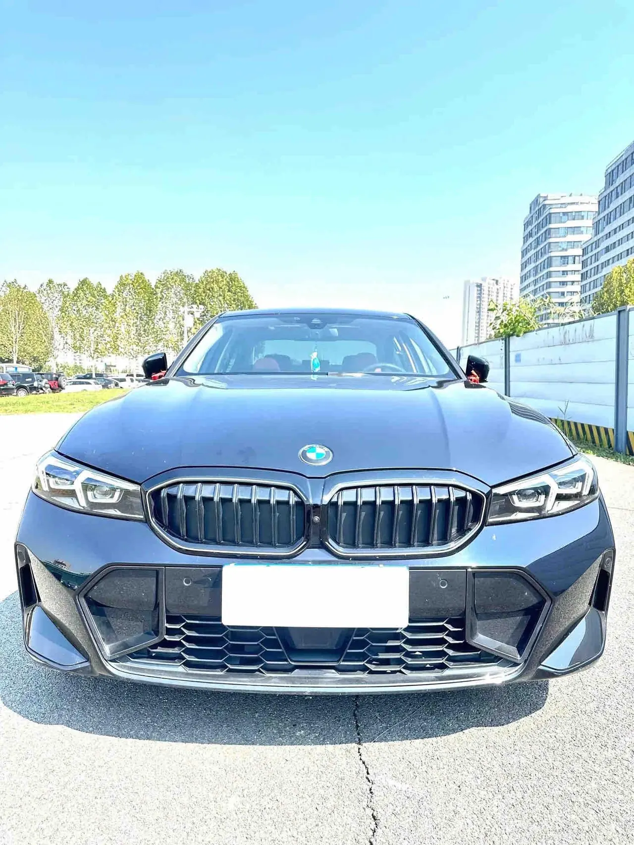 BMW 3 Series 2025 330Li 2.0T M Sports Obsidian Night Suit Automatic Gear 2