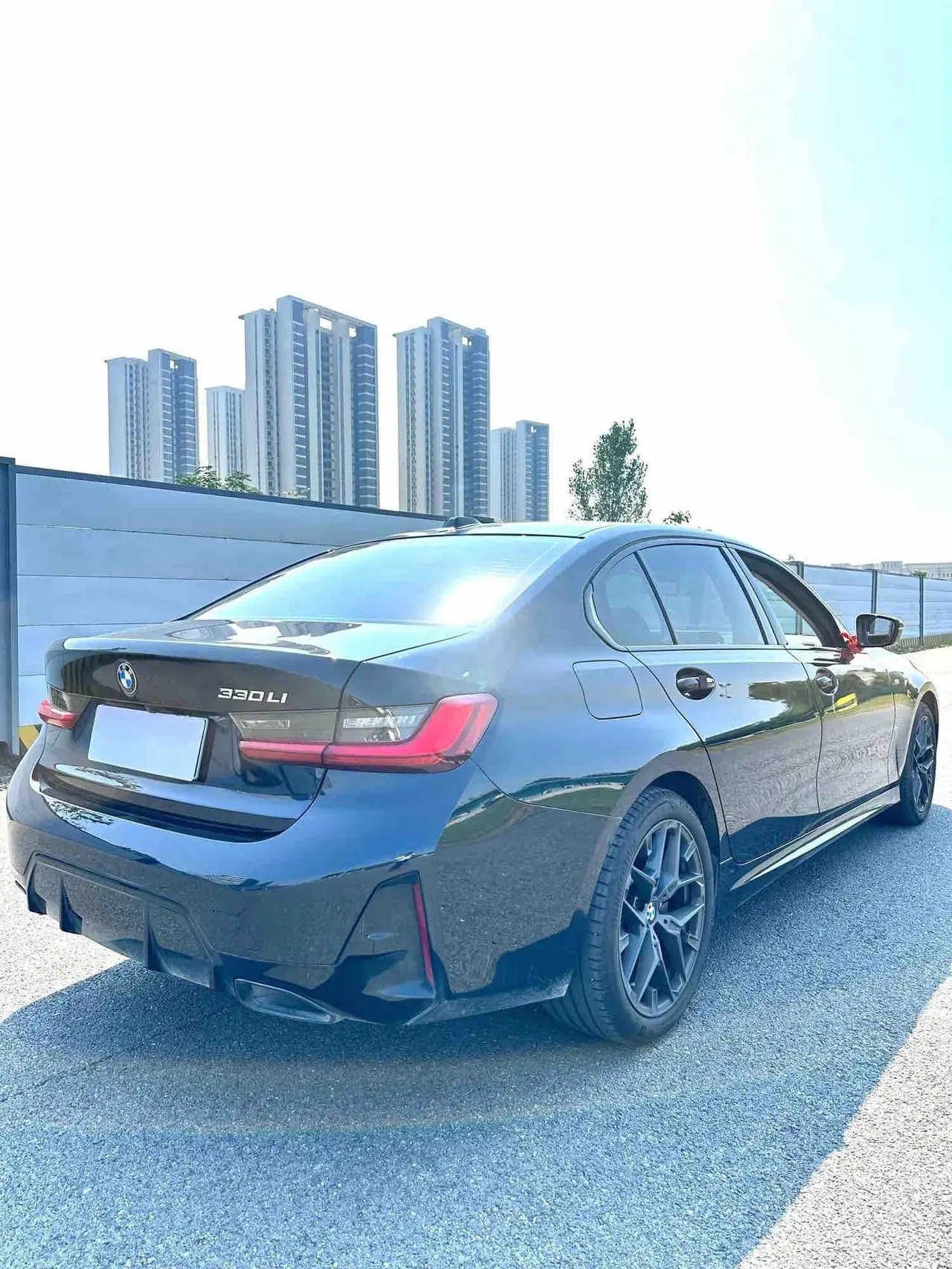 BMW 3 Series 2025 330Li 2.0T M Sports Obsidian Night Suit Automatic Gear 6