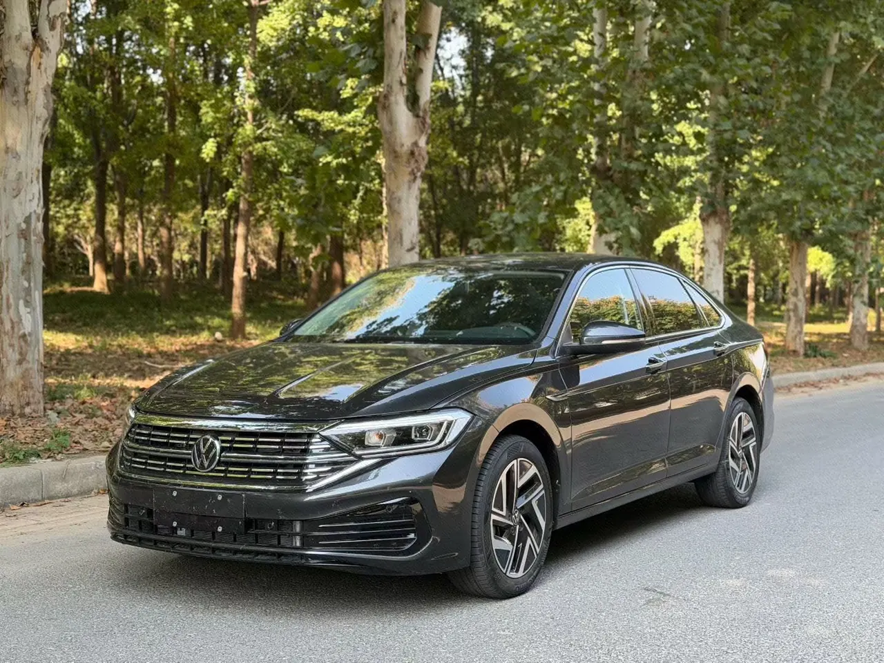 打开图片灯箱:Volkswagen 2025 Sagittarius 1.5TSI 300TSI Exceed Edition (Modified) Automatic Gear