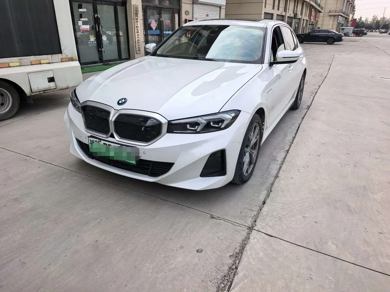 BMW 2022 i3 eDrive 35L automatic gear - View 1