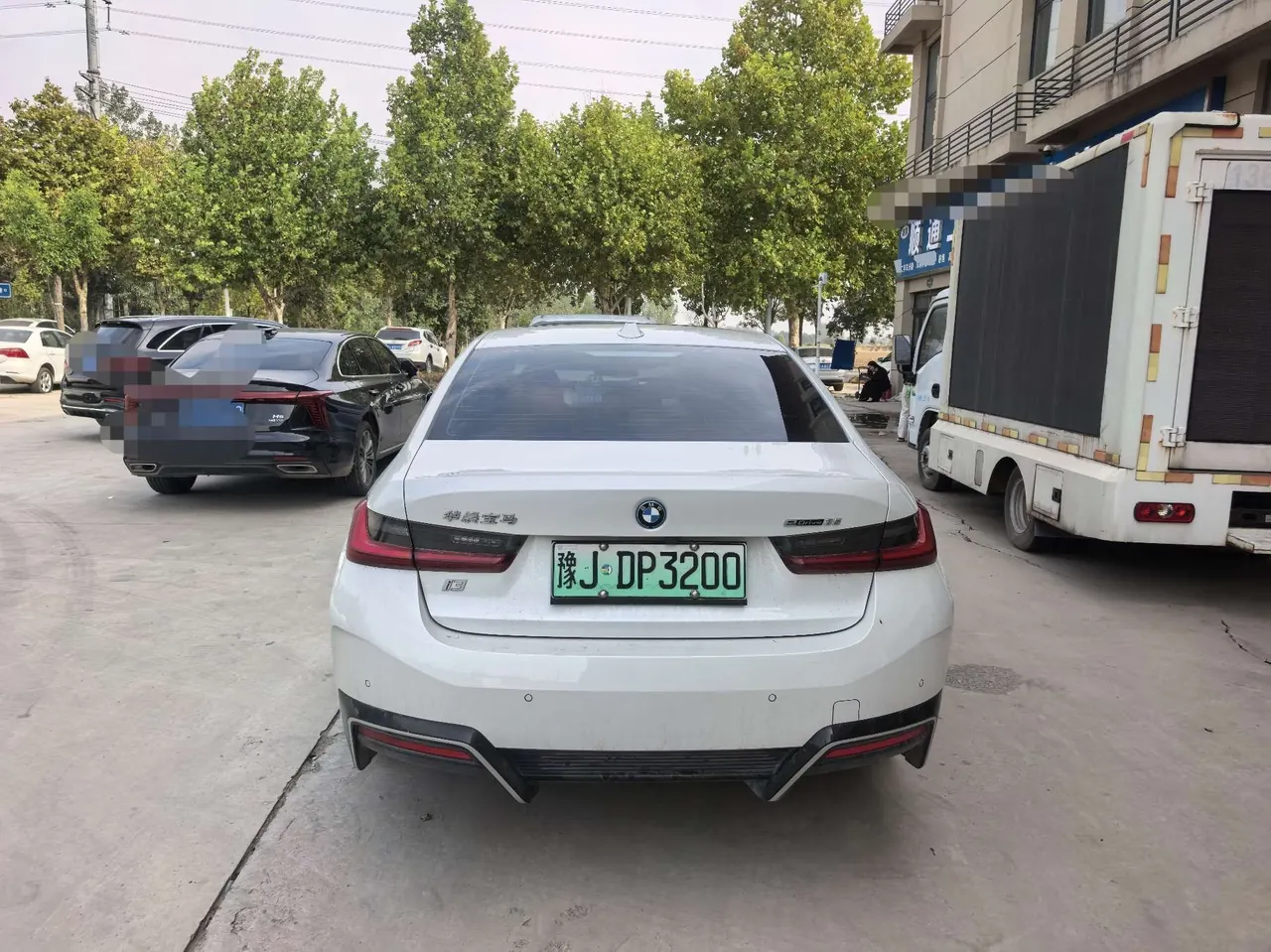 BMW 2022 i3 eDrive 35L automatic gear 7
