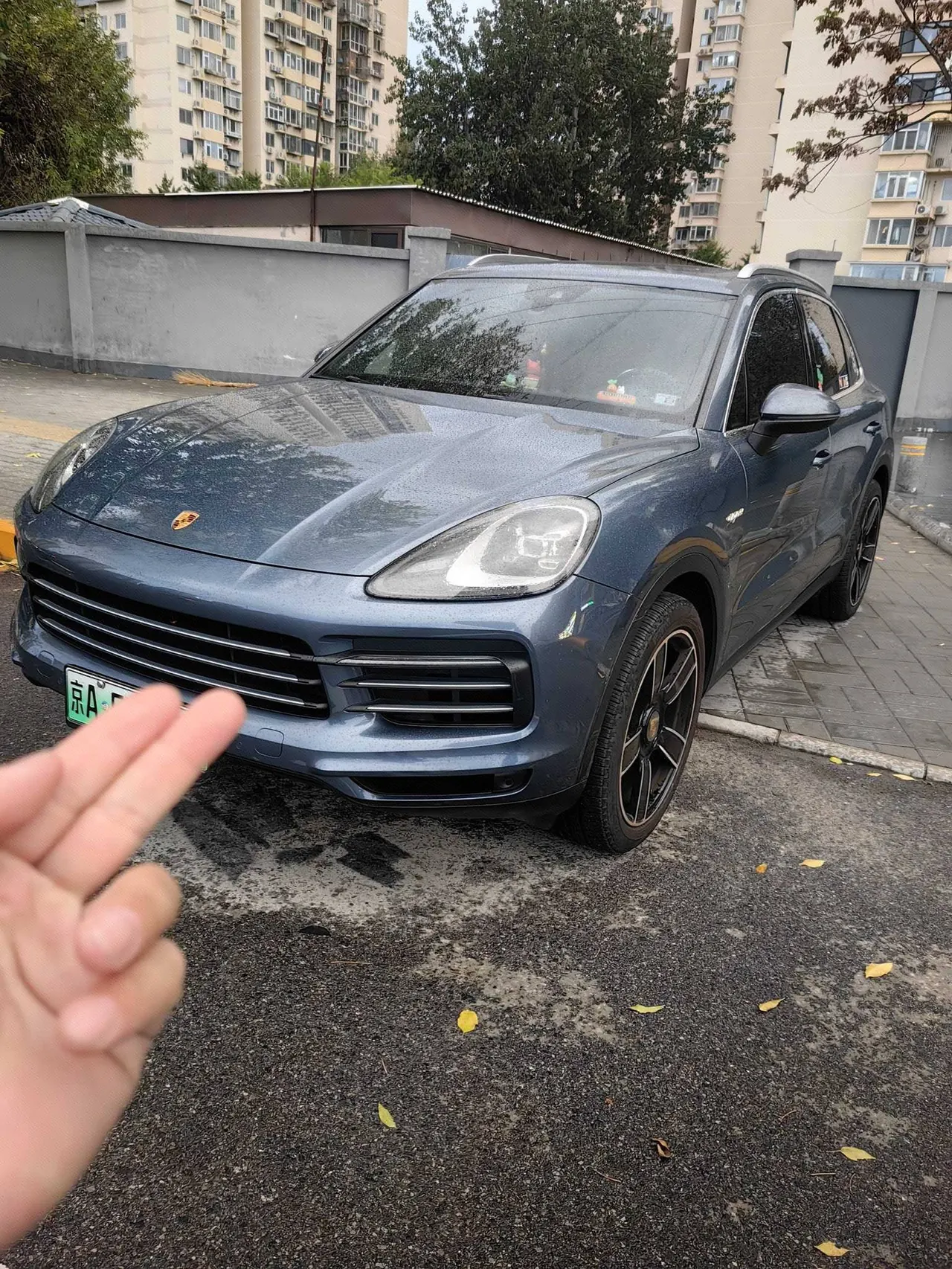 Porsche Cayenne New Energy (Imported) 2020 Cayenne Oil and Electric Hybrid 2.0T Automatic Gear - View 1