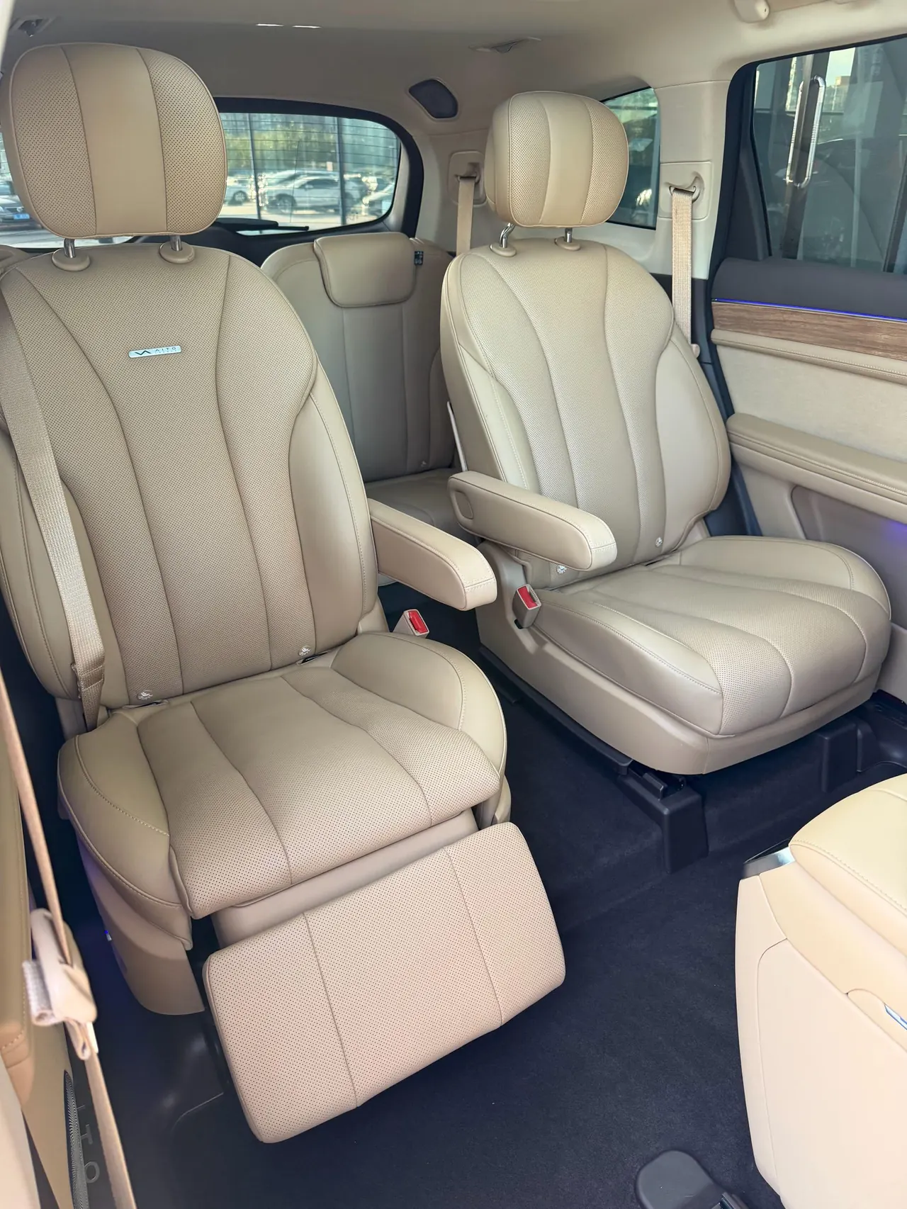 AITO 2024 AITO M7 Smart Drive Four-wheel Drive Max Edition 6-seat Automatic Gear 15