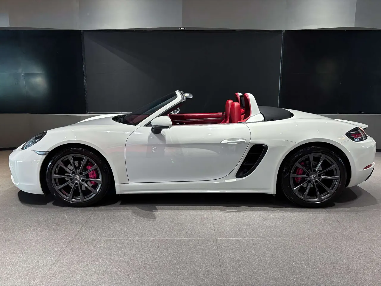 Porsche 718 (Imported) 2020 718 Boxer 2.0T Automatic 3