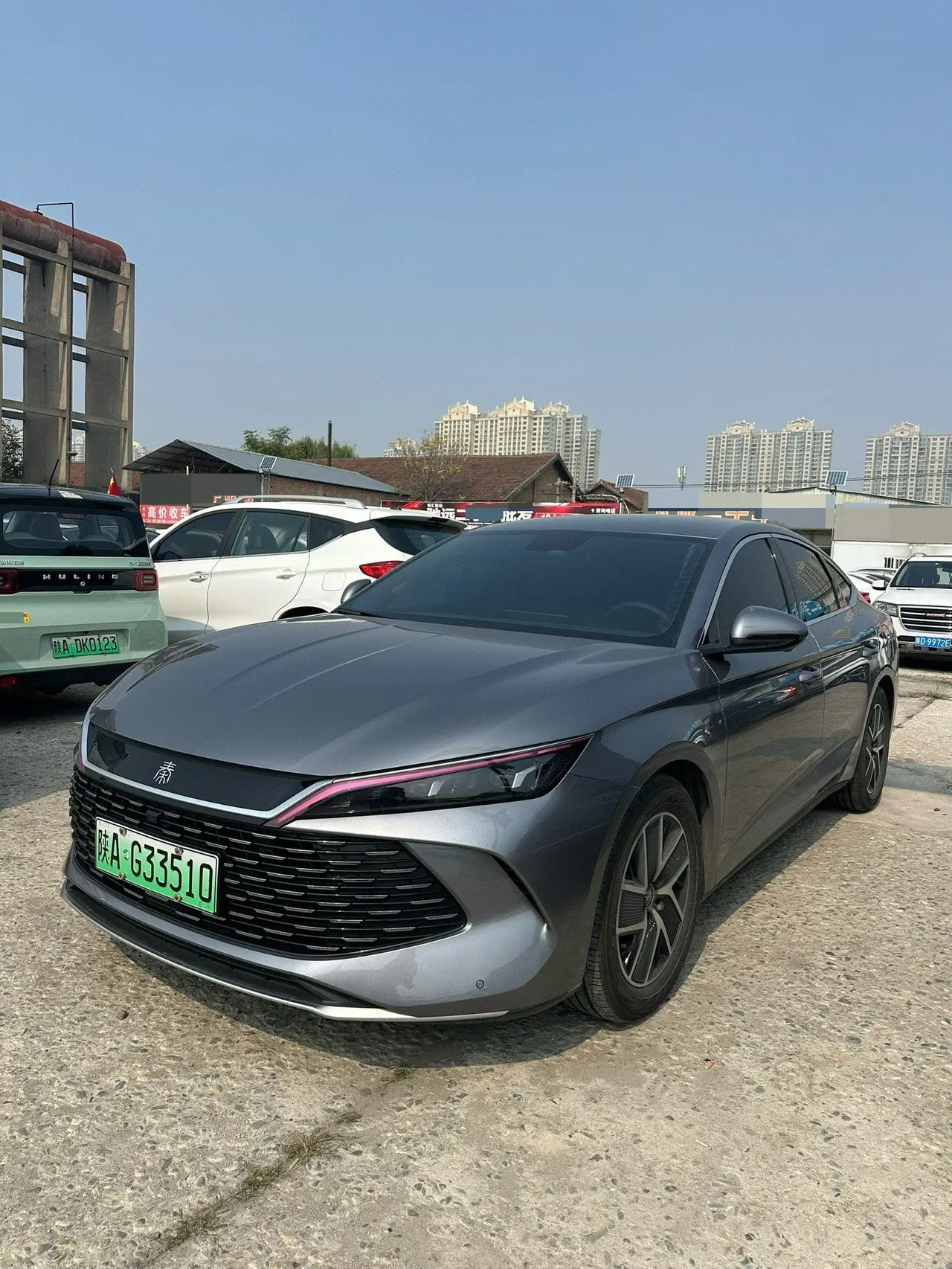 Открыть галерею: BYD 2024 Qin L DM-i 1.5 stepless 80KM Exceed automatic gear
