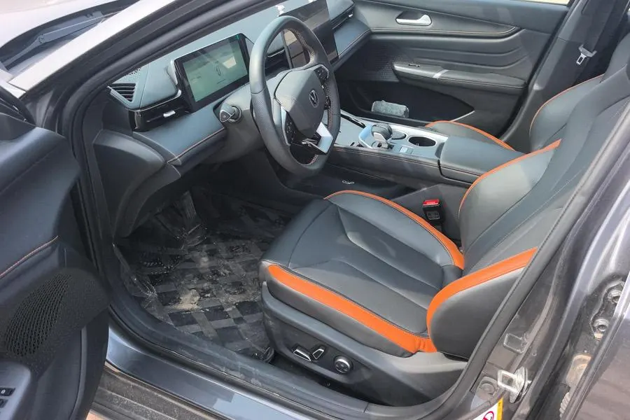 ChangAn 2025 UNI-V 1.5T exclusive automatic gear 2