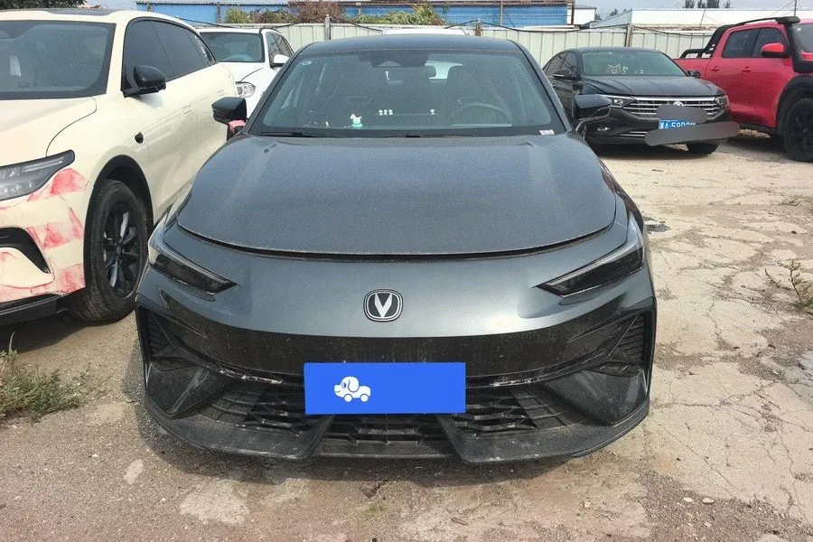 ChangAn 2025 UNI-V 1.5T exclusive automatic gear 5