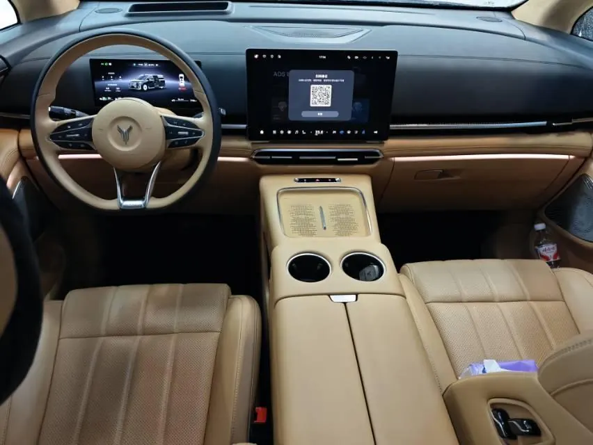 Voyah 2025 dreamers PHEV 1.5T four-wheel drive distinguished dry Kun version automatic gear 2