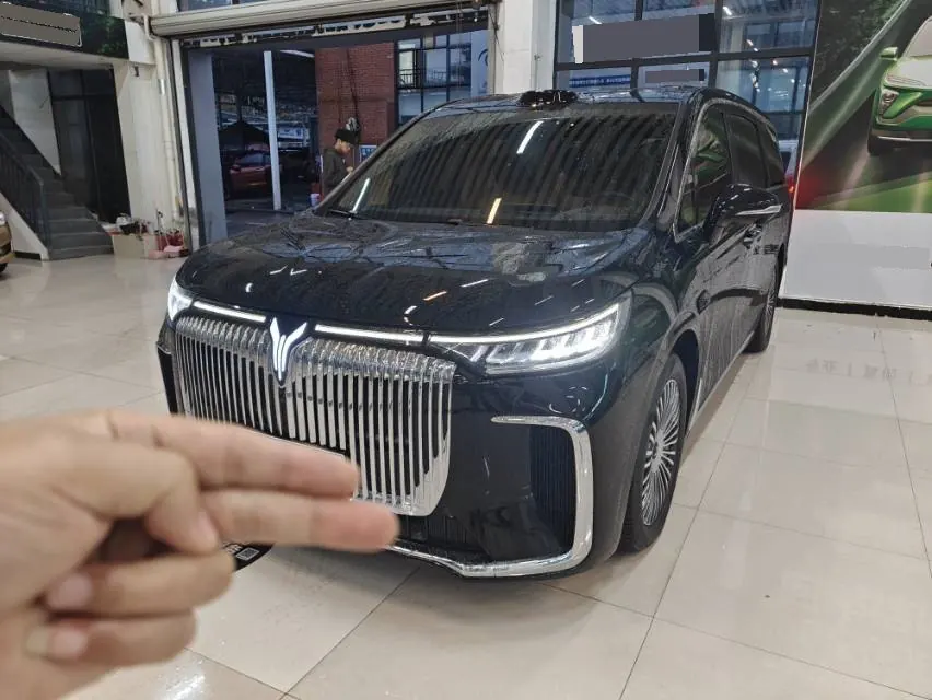Voyah 2025 dreamers PHEV 1.5T four-wheel drive distinguished dry Kun version automatic gear 5