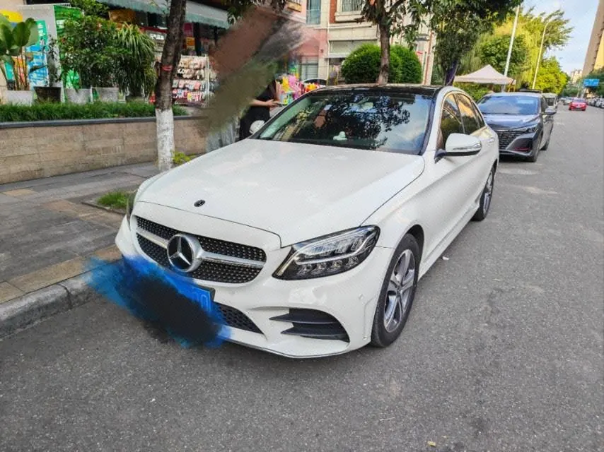 Открыть галерею: Mercedes Benz Class C 2020 C 260 L 48V 1.5T Sports Edition Automatic Gear