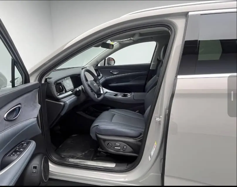 BYD 2025 Sea Lion 07 DM-i 1.5T Stepless 150 Pilot Edition Automatic Gear 4