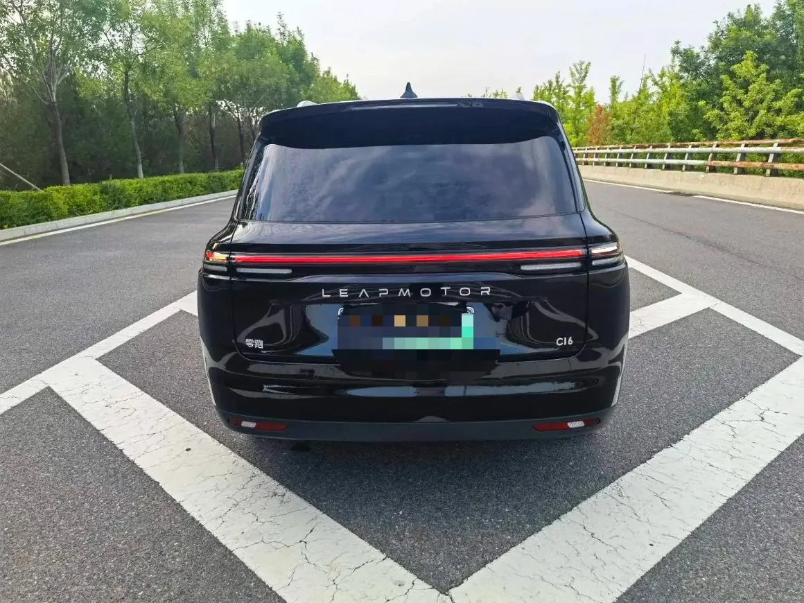 Leapmotor 2026 C 16 280 Laser Radar Zhizun Edition 6-seat Automatic Gear 4