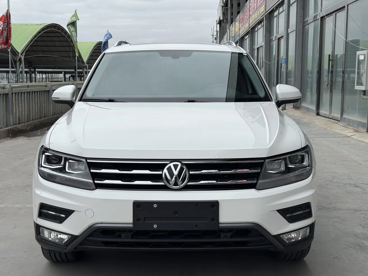 Volkswagen 2020 Tiguan L 2.0TSI 330TSI Two-Drive Smart Deluxe Automatic Gear 2