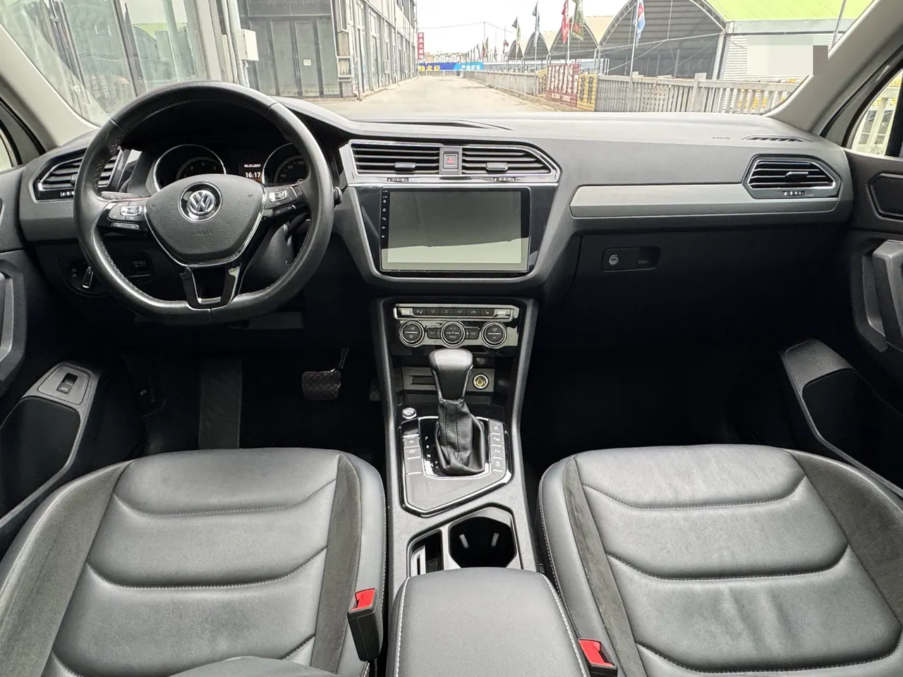 Volkswagen 2020 Tiguan L 2.0TSI 330TSI Two-Drive Smart Deluxe Automatic Gear 5