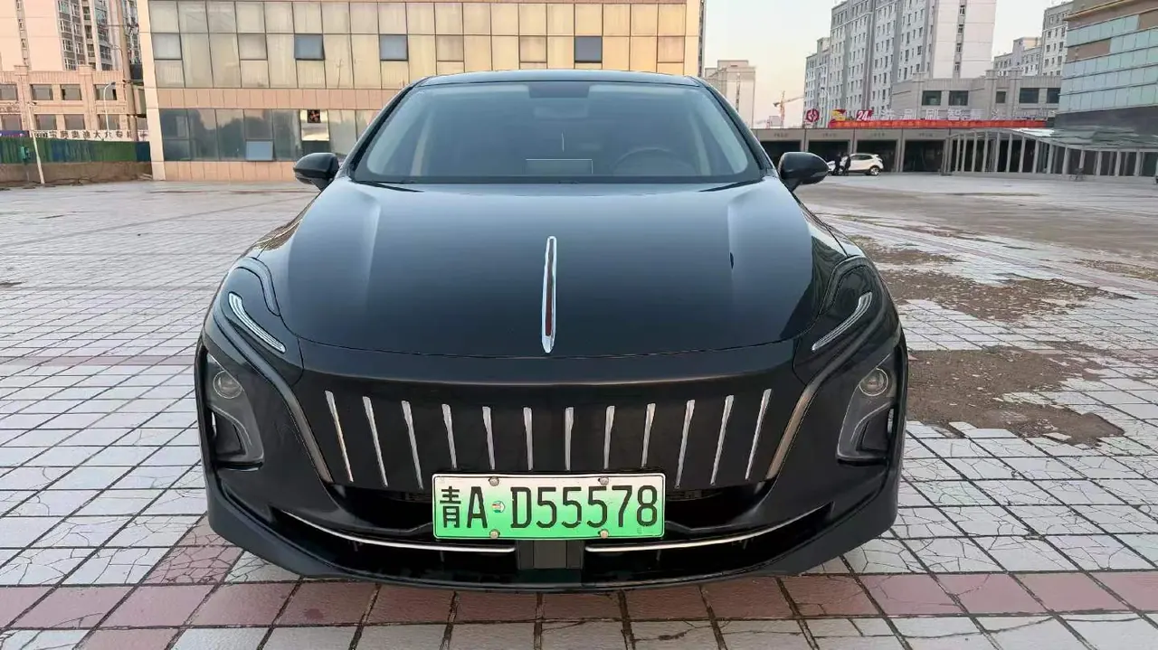 HongQi 2024 E-QM 5 610km PLUS automatic transmission 2