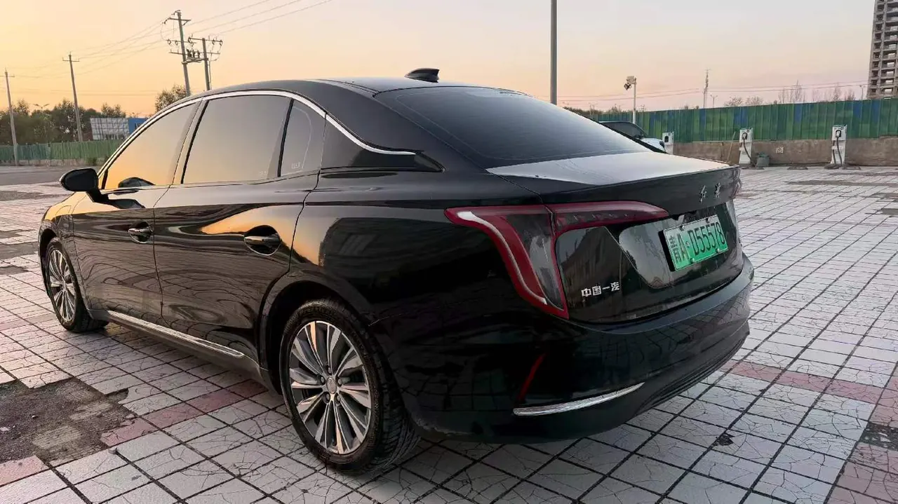 HongQi 2024 E-QM 5 610km PLUS automatic transmission 9