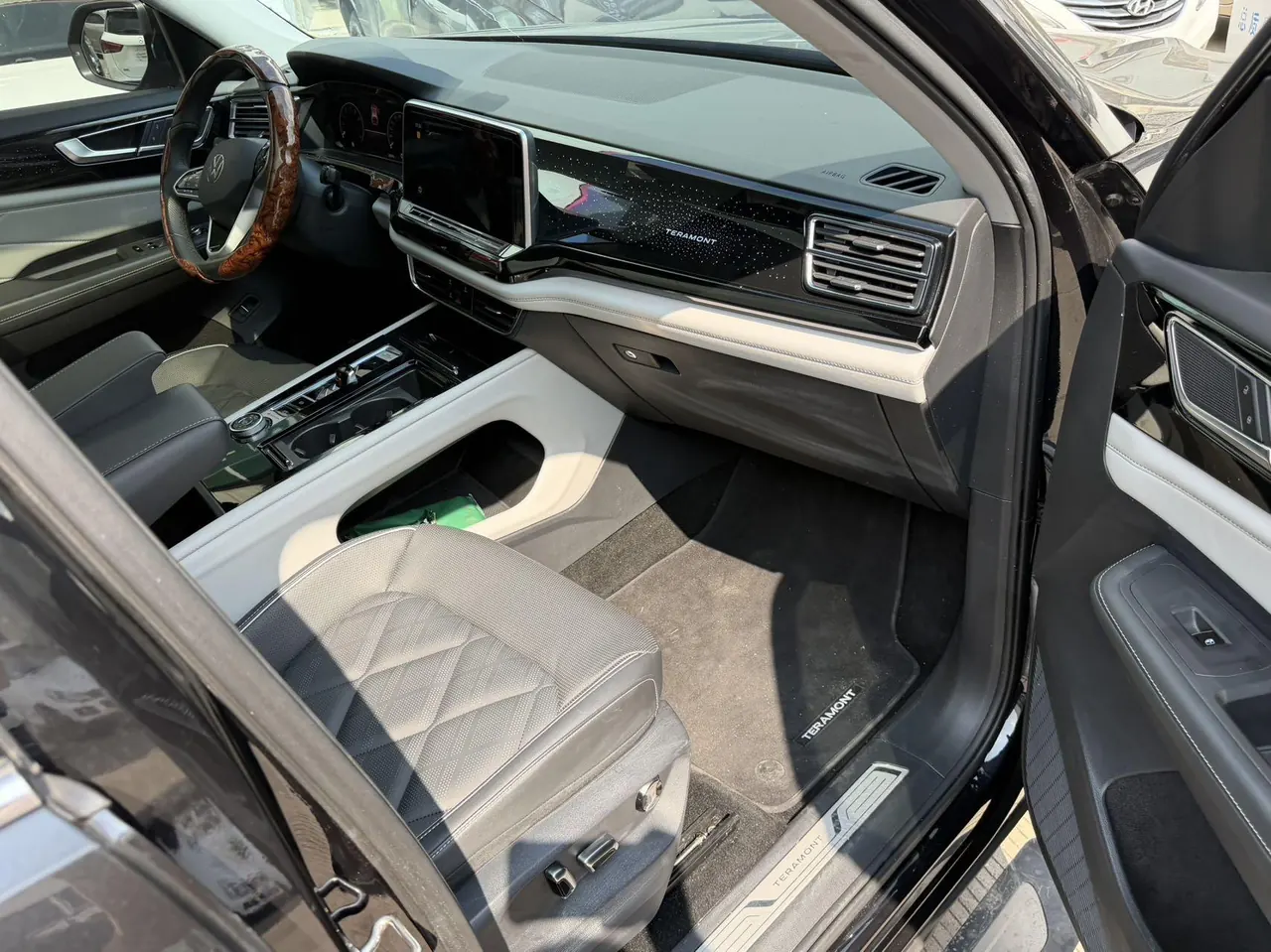 Volkswagen 2024 Tuang 2.0TSI 380TSI four-wheel drive Longyao version automatic gear 4