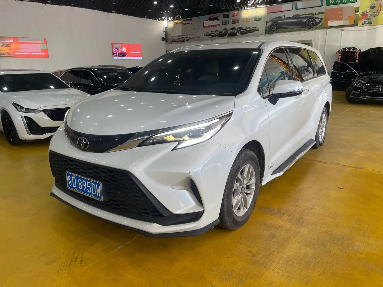 Open image lightbox: Toyota 2024 Grevia HYBRID 2.5 Stepless Comfort Edition Automatic Transmission