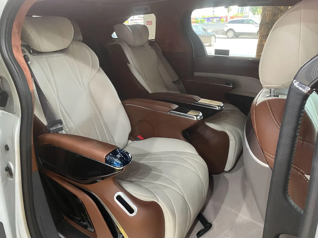 Toyota 2024 Grevia HYBRID 2.5 Stepless Comfort Edition Automatic Transmission 4