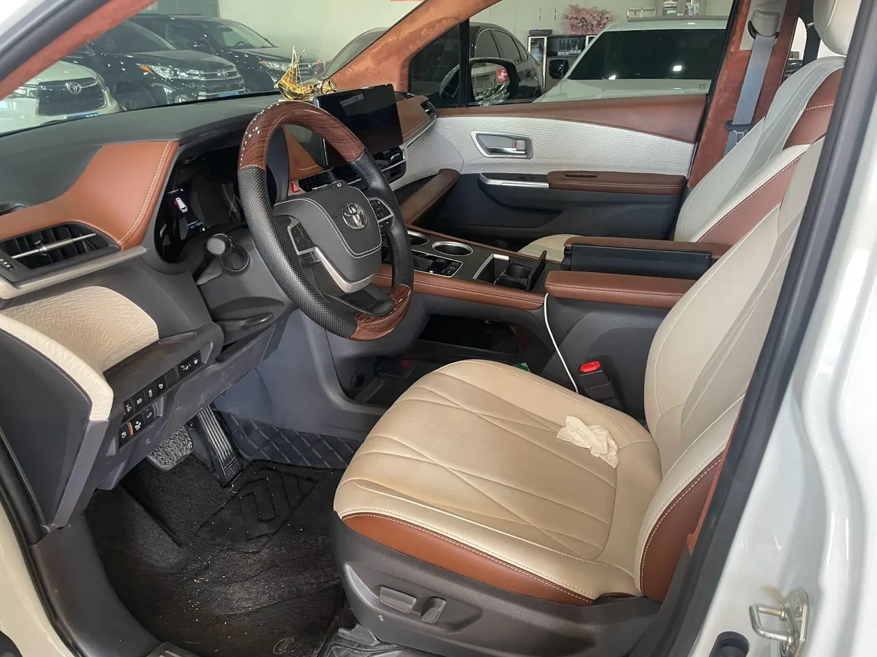Toyota 2024 Grevia HYBRID 2.5 Stepless Comfort Edition Automatic Transmission 8