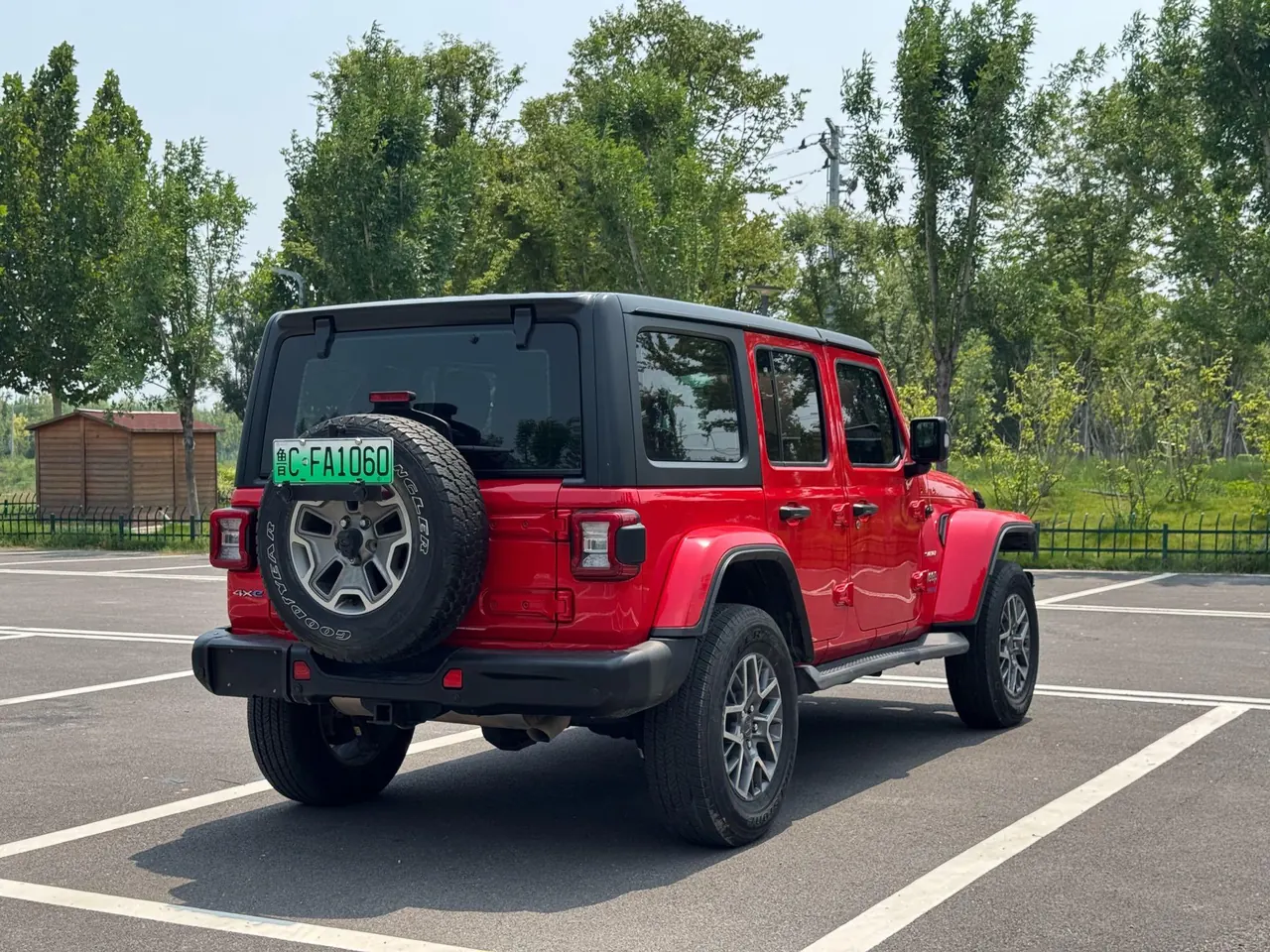 Jeep herdsman New Energy (Imported) 2021 herdsman 4xe 2.0T Sahara Automatic 3