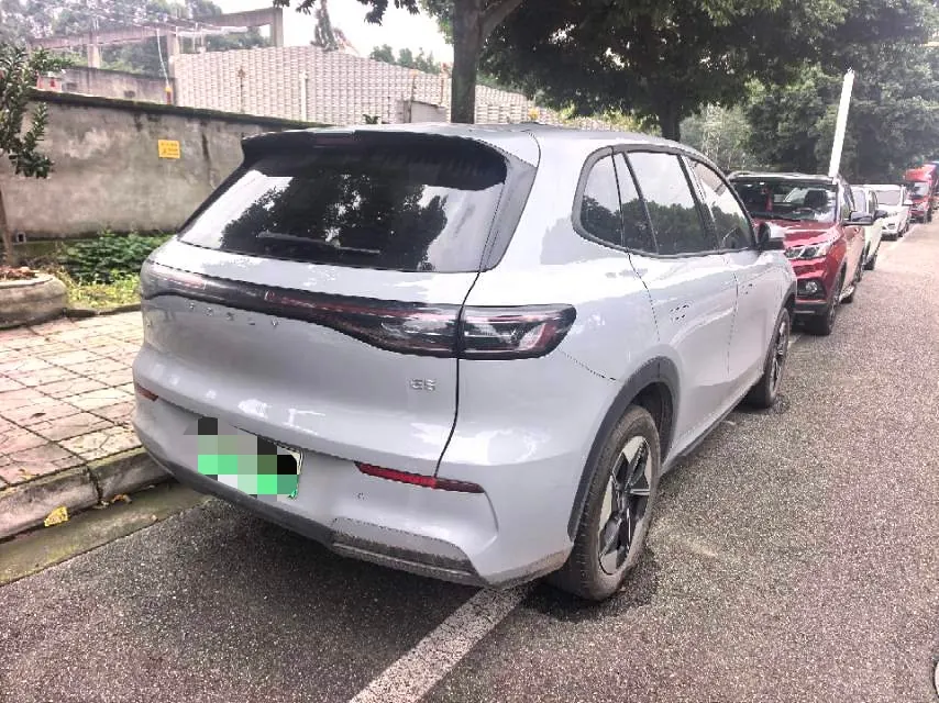 Geely Galaxy 2024 E 5 440km sailing version automatic gear 4