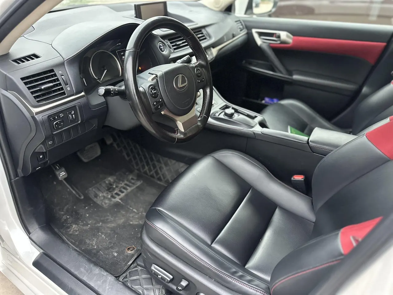 Lexus CT (Imported) 2020 CT200h 1.8 Stepless Comfort Edition (Black Roof) Automatic Gear 3