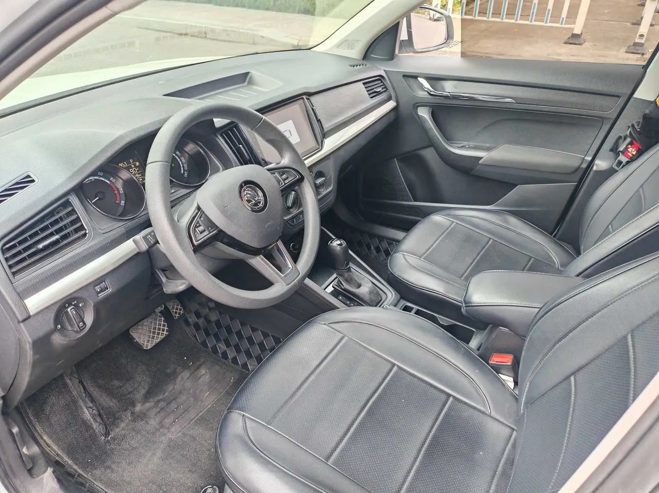 Skoda 2024 Komik 1.5 Strength Edition Automatic Gear 3