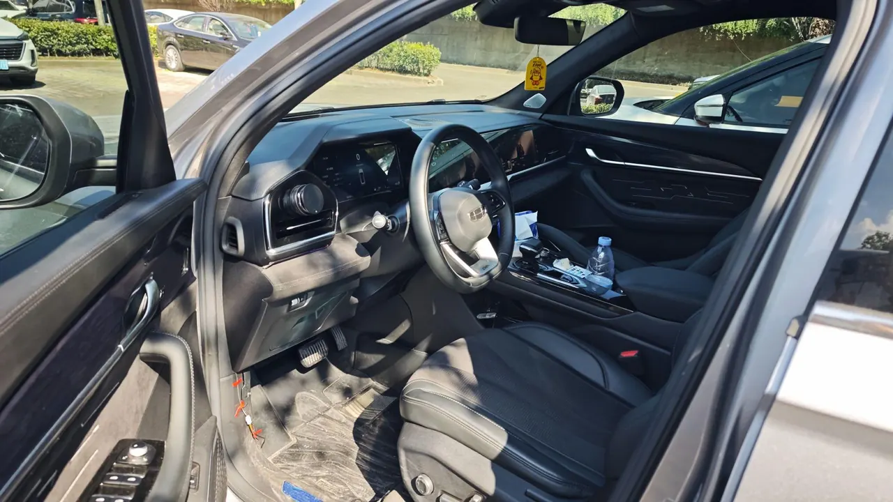 Geely 2024 XingyueL (Monjaro) 2.0TD High Power Two-Drive Enovate Edition Automatic Transmission 4