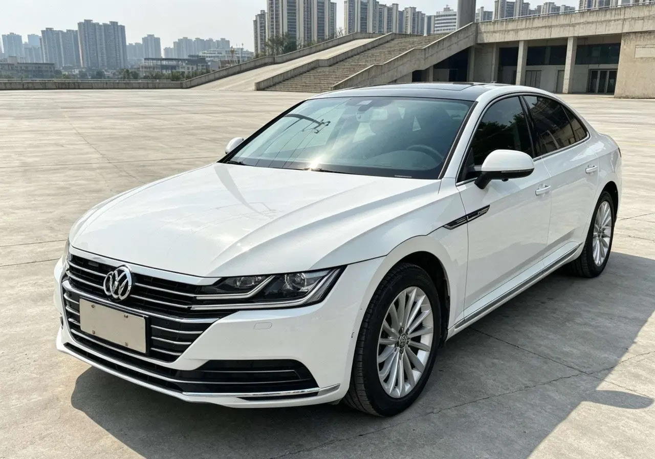 Volkswagen 2020 CC 2.0TSI 330TSI Huayan Edition Automatic Gear - View 1