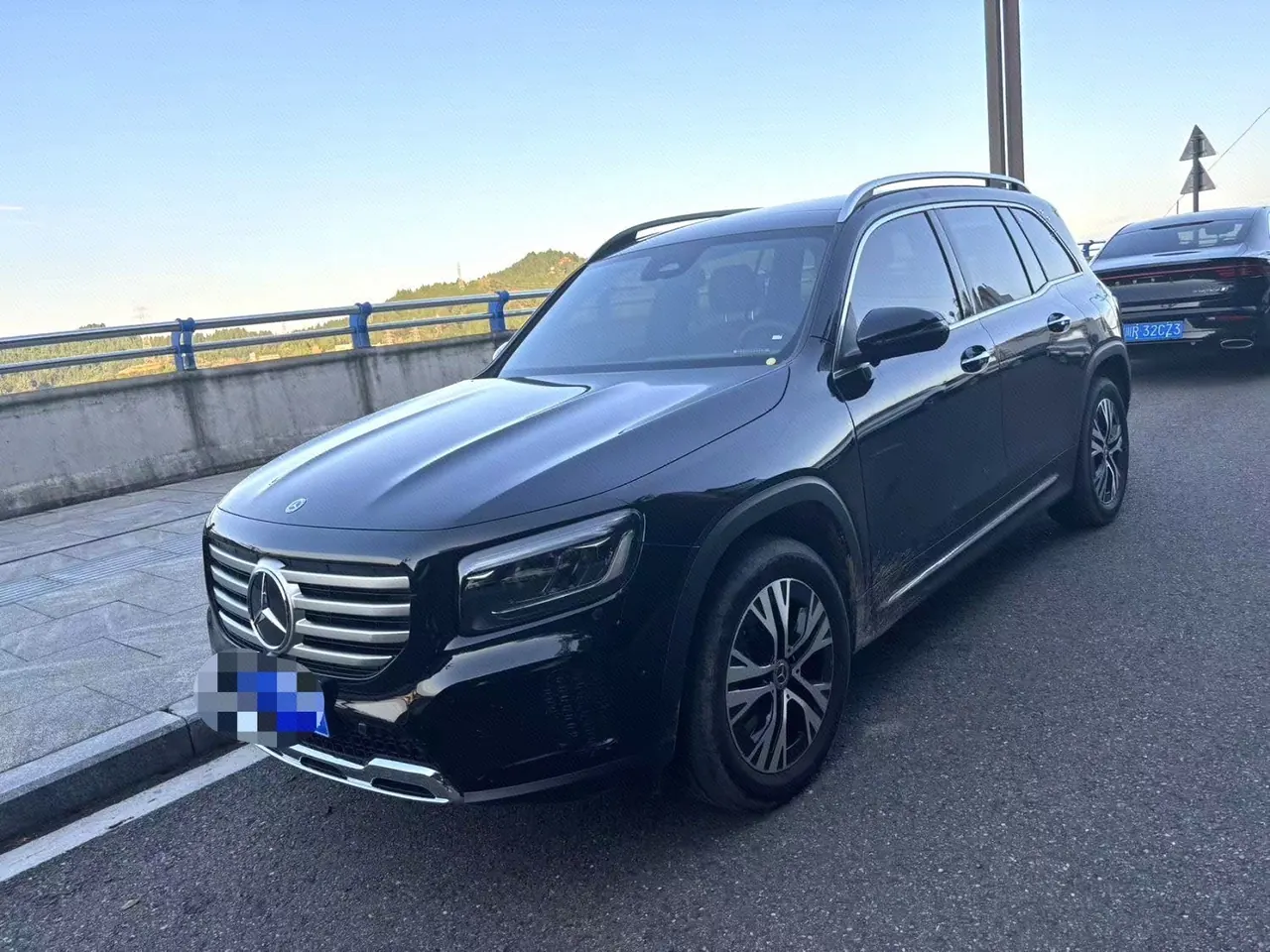 Открыть галерею: Mercedes Benz GLB Class 2026 GLB 220 48V 2.0T Dynamic Automatic