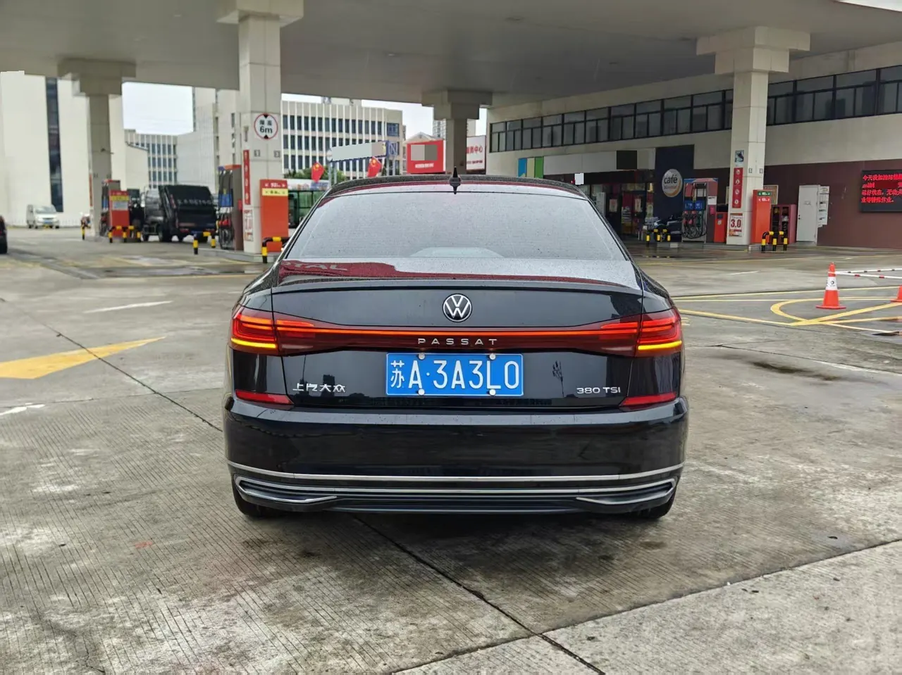 Volkswagen 2024 Passat 2.0TSI 380TSI Deluxe Edition Automatic 4
