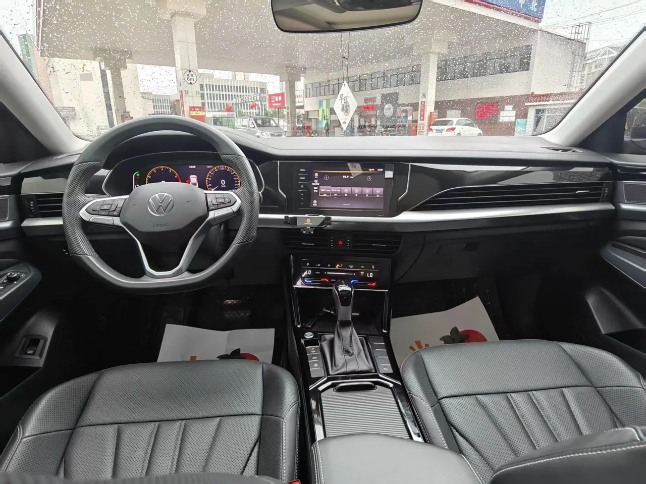Volkswagen 2024 Passat 2.0TSI 380TSI Deluxe Edition Automatic 9
