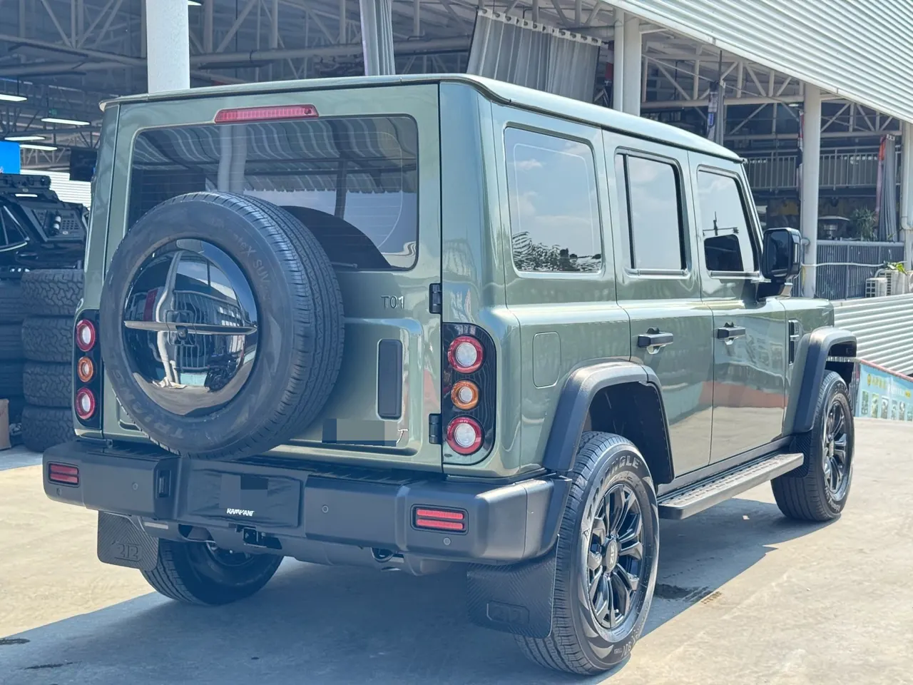 212 2024 T01 2.0T Explorer Automatic 3