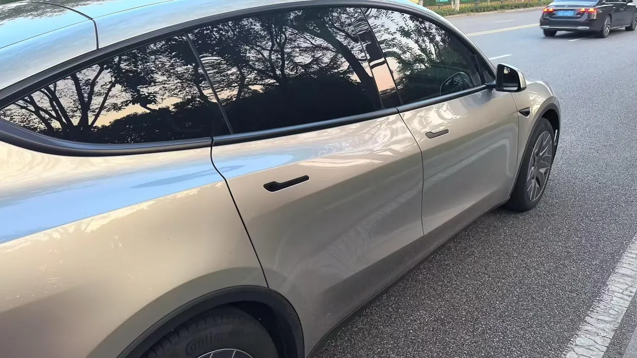 Tesla 2025 Model Y L Long Endurance All-Wheel Drive Automatic Transmission 3
