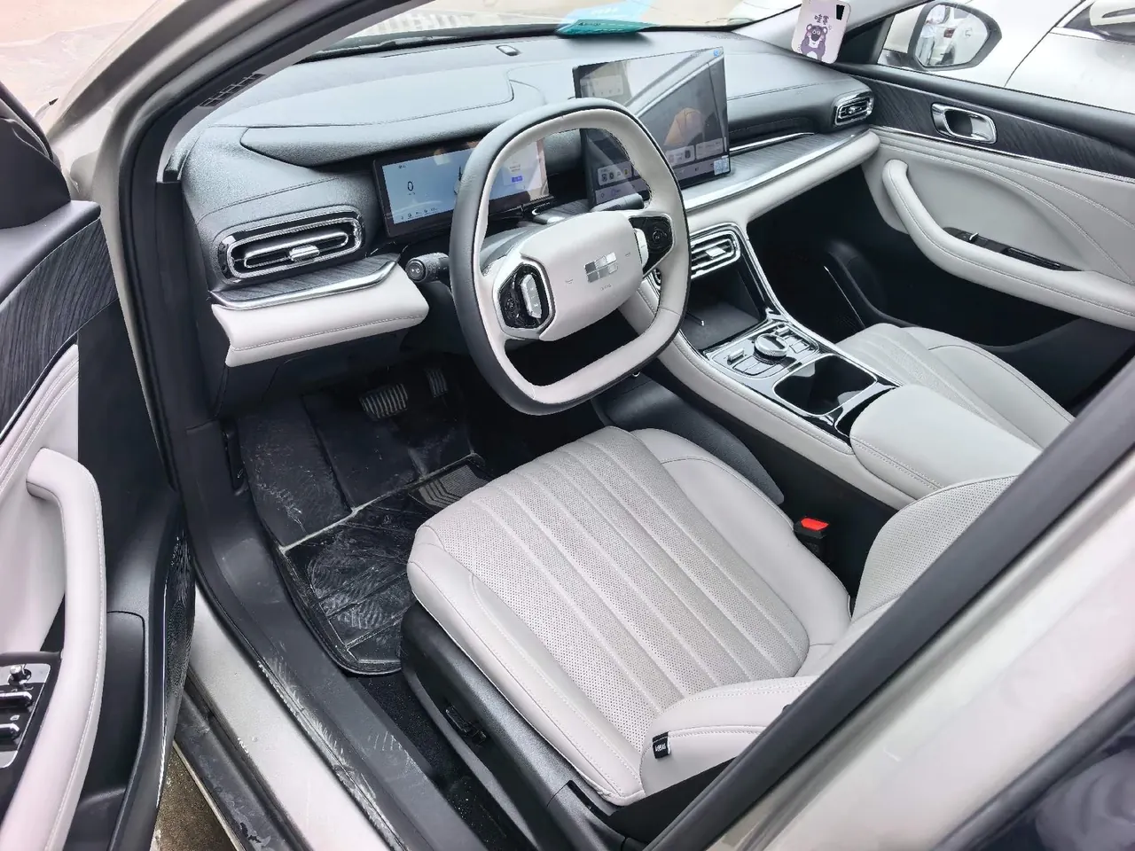 Geely Galaxy 2025 xingyao 6 EM-i 1.5 125km exploration version automatic gear 6