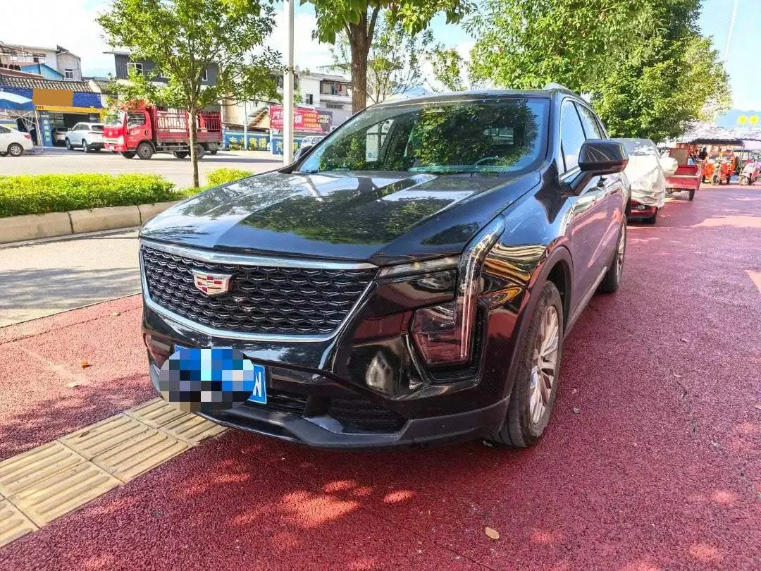 Cadillac 2024 XT4 48V 2.0T 28T Two-Drive Luxury Automatic Gear - View 1