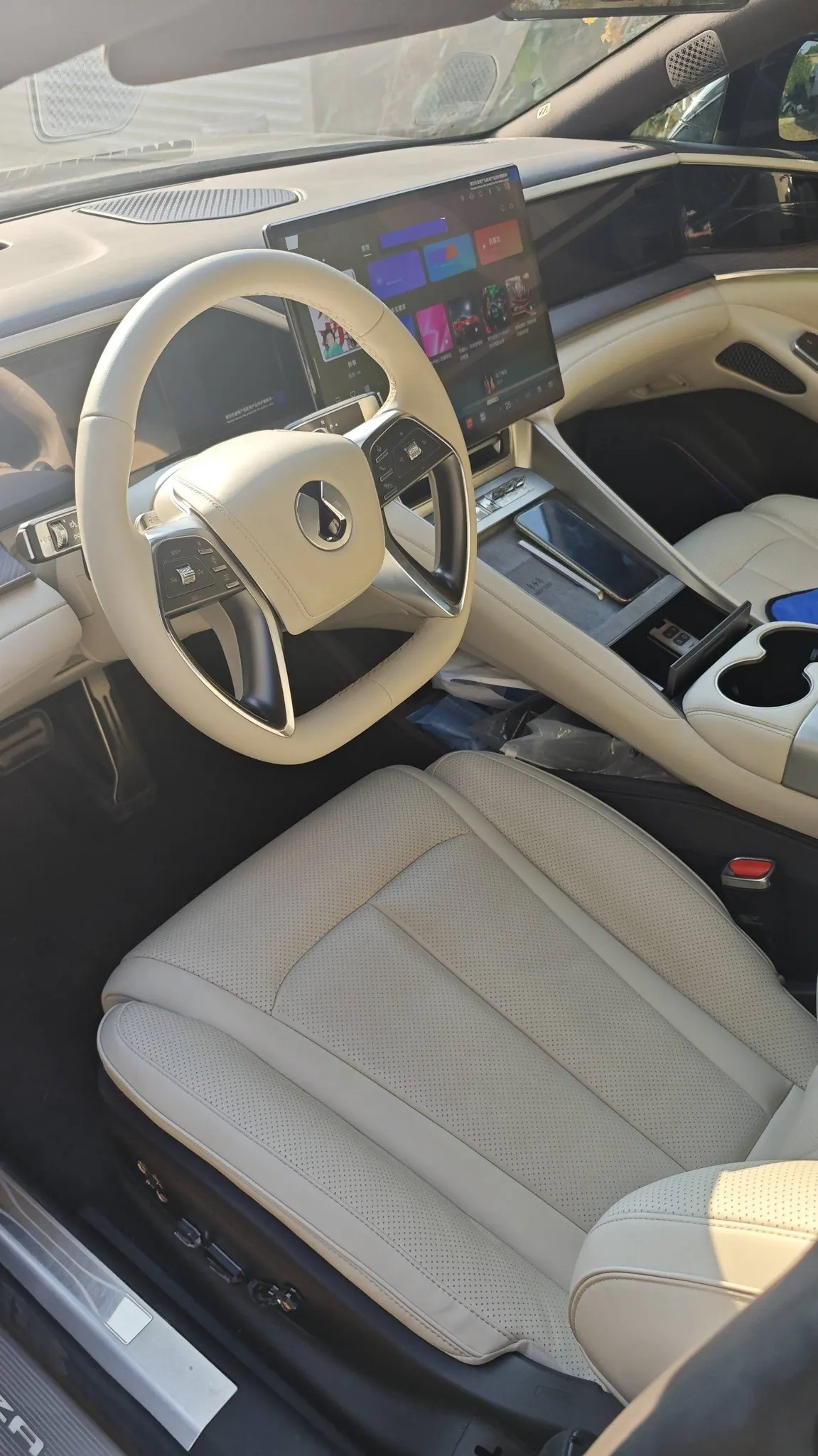 Denza 2024 Denza Z9 2.0T stepless 1100km four-wheel drive Ultra version automatic gear 5