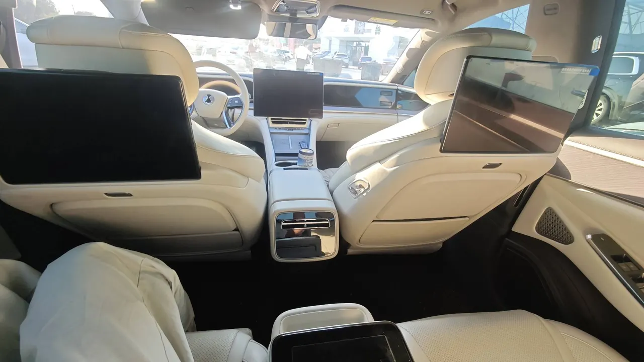 Denza 2024 Denza Z9 2.0T stepless 1100km four-wheel drive Ultra version automatic gear 7