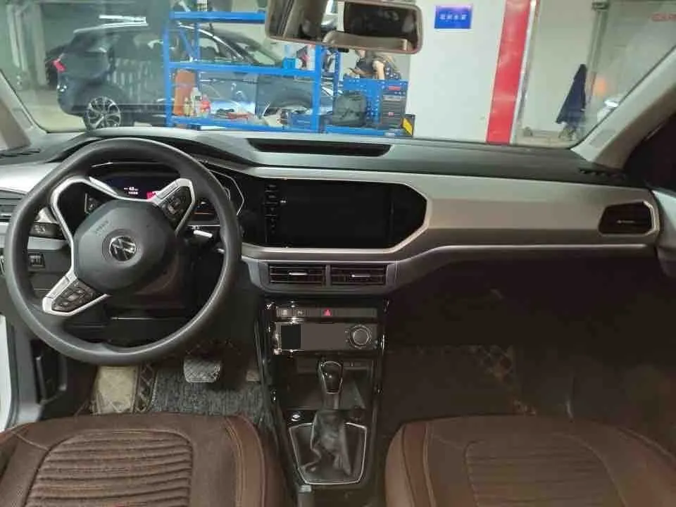 Volkswagen 2021 Shadow 1.5 R-Line Smart Union Edition Automatic Gear 5