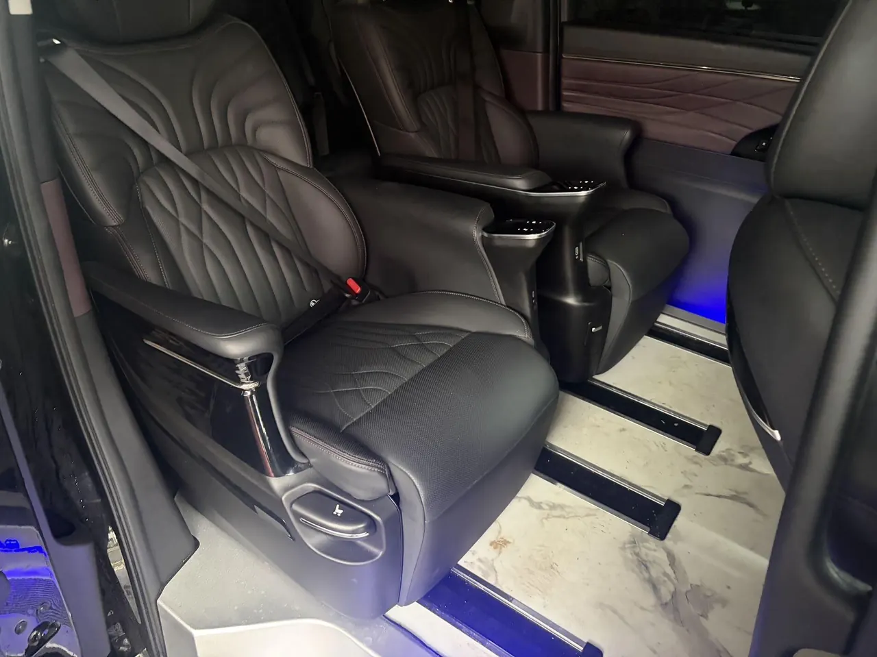 Chuanqi 2024 M8 Double Engine 2.0T Master Series Super Hybrid Automatic Gear 13