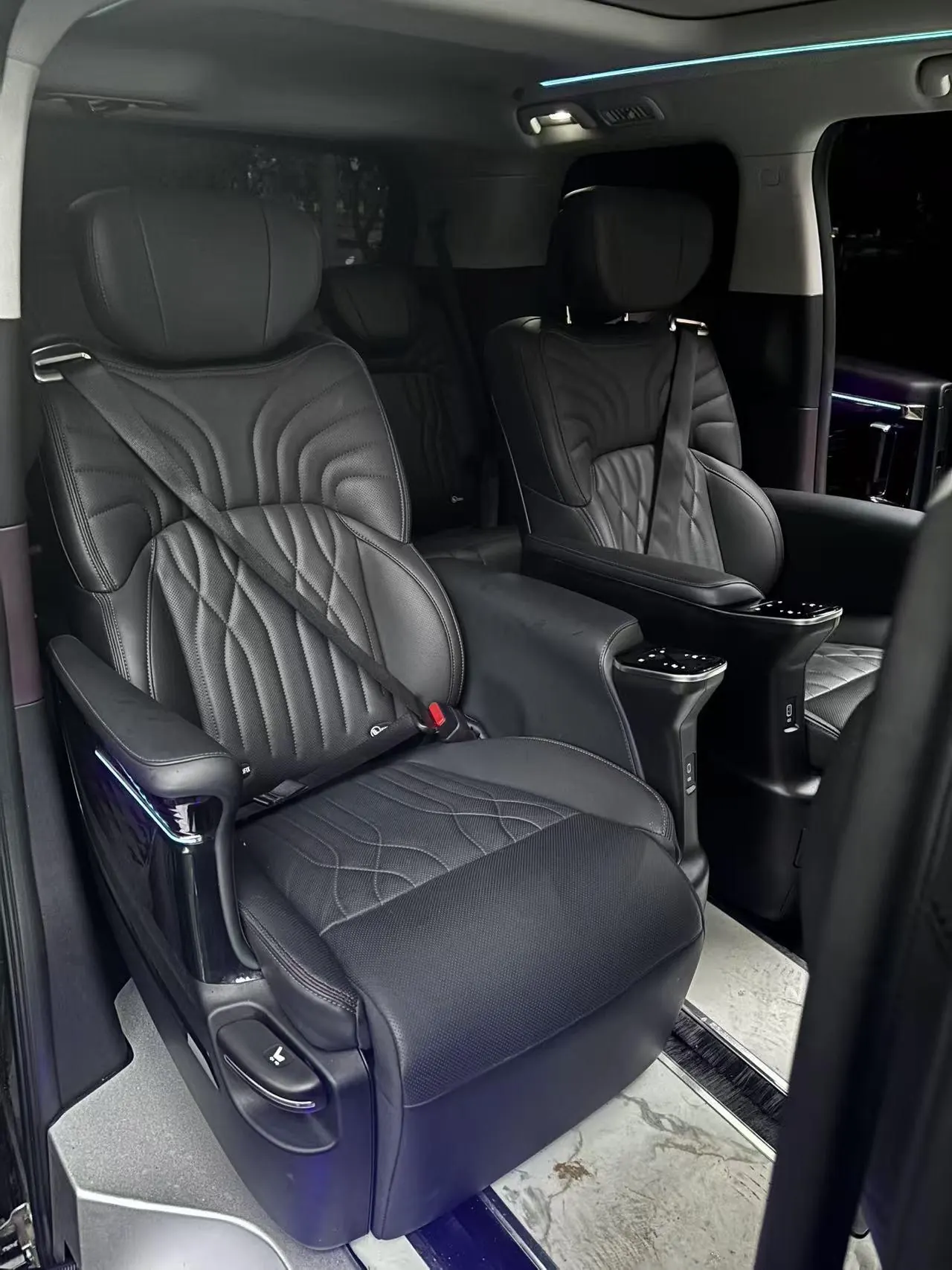 Chuanqi 2024 M8 Double Engine 2.0T Master Series Super Hybrid Automatic Gear 9