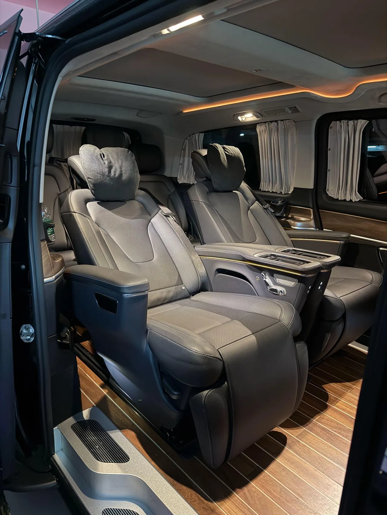 Mercedes Benz V 2021V 260 L 2.0T Deluxe Edition Automatic Gear 4
